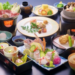 休暇村グループの公共の宿　国民宿舎サンロード吉備路　秋料理