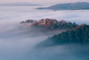 休暇村グループ 公共の宿 国民宿舎サンロード吉備路 備中松山城