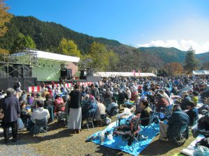 休暇村グループの公共の宿 国民宿舎両神荘 ふるさとまつり