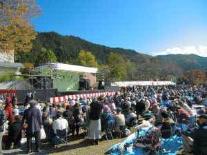 休暇村グループの公共の宿 国民宿舎両神荘 ふるさとまつり2